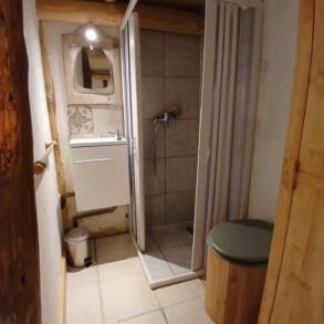 Gite La Comte Hobbit La Salle de Bains